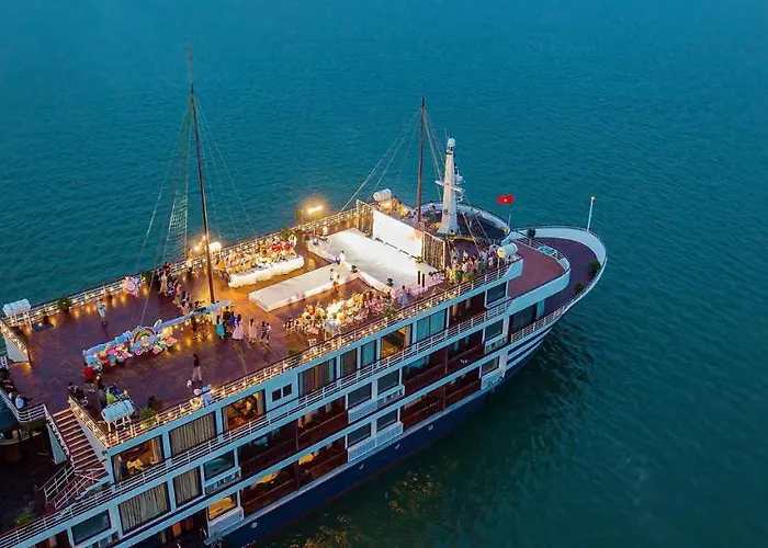  Erina Cruise By Hag