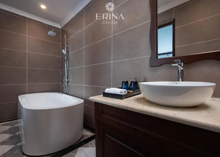  Erina Cruise By Hag 5*